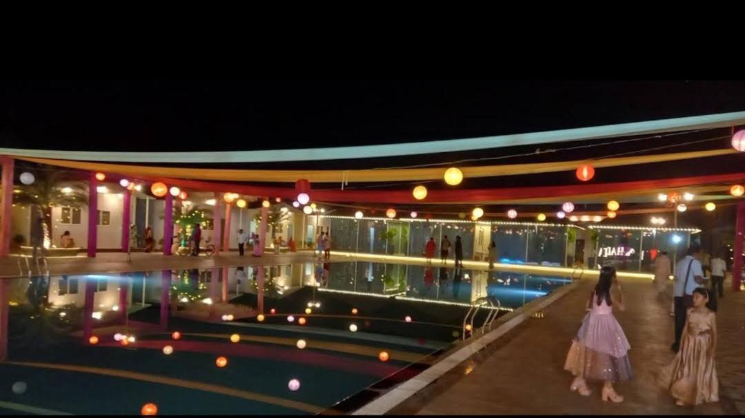 Vss Lawns & Resorts Llp Shahada Luaran gambar