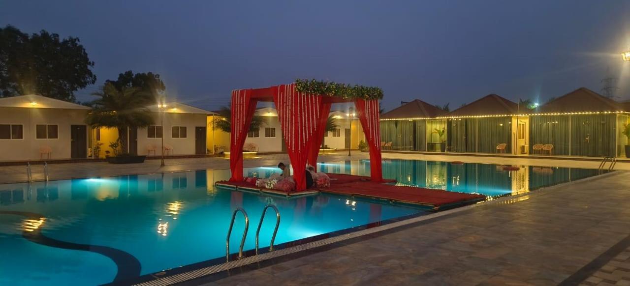 Vss Lawns & Resorts Llp Shahada Luaran gambar