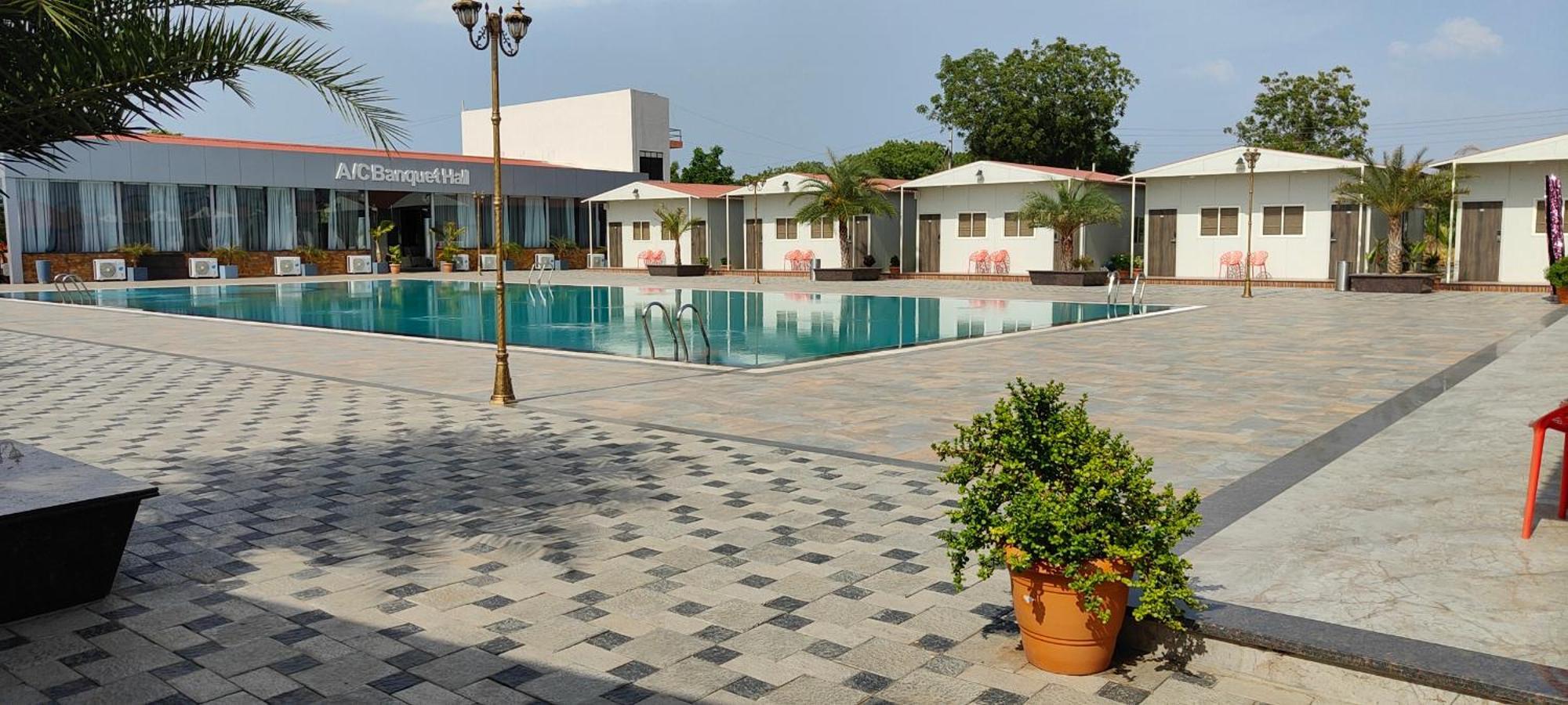 Vss Lawns & Resorts Llp Shahada Luaran gambar
